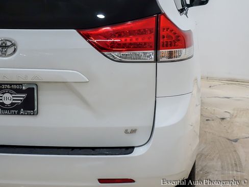 Used 2011 Toyota Sienna LE image 7