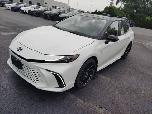 New 2026 Toyota Camry Hybrid AWD/4WD image 2