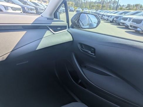 Used 2025 Toyota Corolla LE FWD image 16