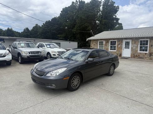 Used 2004 Lexus ES 330 w/ Premium Pkg FWD image 3