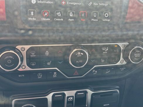 Used 2021 Jeep Wrangler Unlimited Rubicon AWD/4WD image 23