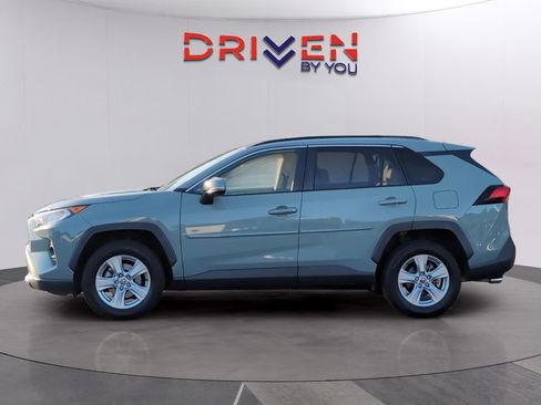 Used 2020 Toyota RAV4 XLE w/ Convenience Package AWD/4WD image 2