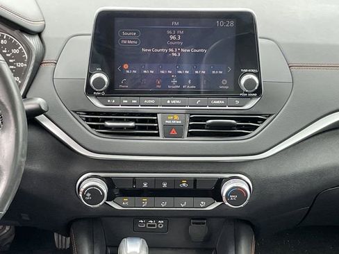 Used 2022 Nissan Altima 2.5 SR FWD image 15