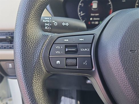 Certified 2025 Honda HR-V LX image 19