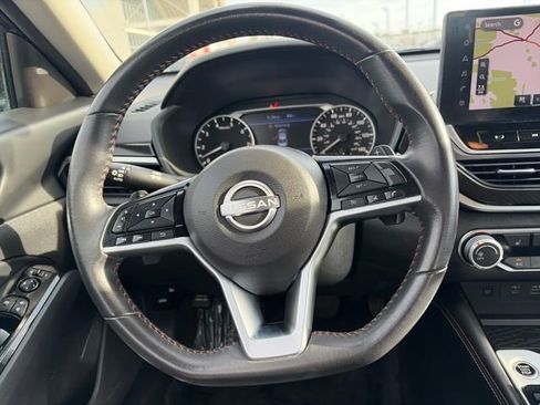 Used 2024 Nissan Altima 2.5 SR w/ SR Premium Package FWD image 14