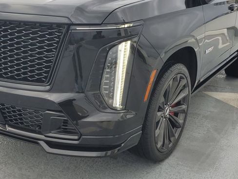 New 2026 Cadillac Escalade V image 10