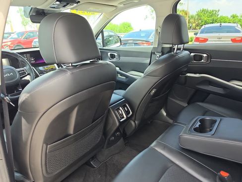 Used 2023 Kia Sorento S w/ Panoramic Sunroof Package FWD image 10