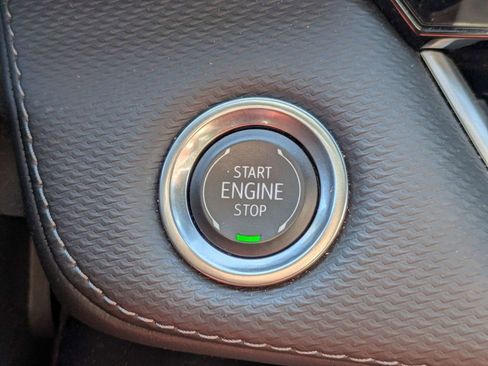 Used 2025 Chevrolet Equinox LT image 34