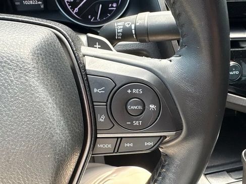 Used 2022 Toyota Camry SE FWD image 19