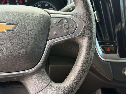 Used 2021 Chevrolet Traverse LS FWD image 11