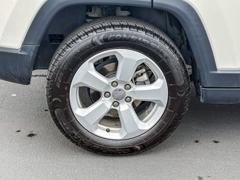 Used 2018 Jeep Compass Latitude AWD/4WD image 10