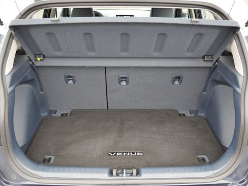 Used 2023 Hyundai Venue Limited w/ Cargo Package image 18