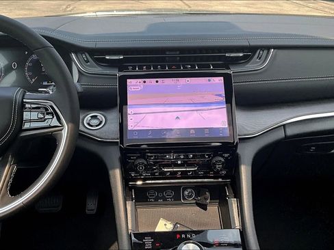 New 2025 Jeep Grand Cherokee Overland w/ Luxury Tech Group IV image 7