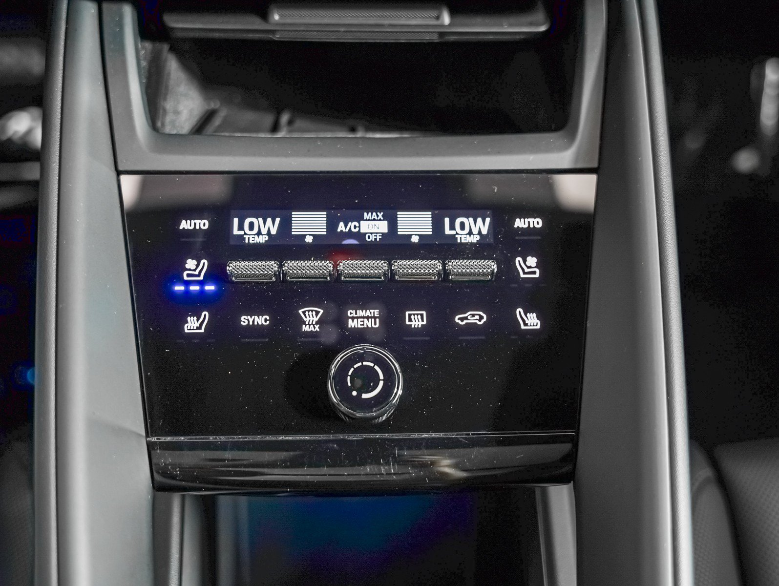 Certified 2025 Porsche Macan 4 Electric AWD/4WD image 21
