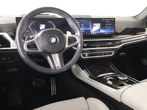 Used 2025 BMW X5 xDrive40i w/ M Sport Package AWD/4WD image 2