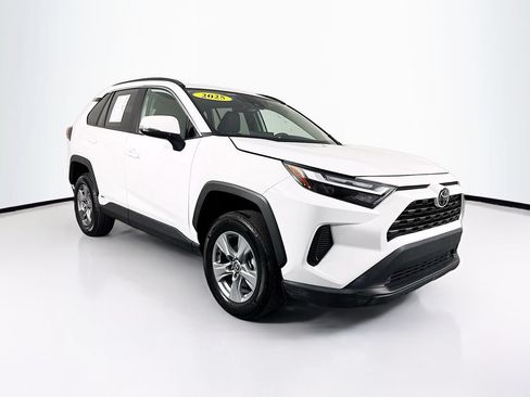Used 2025 Toyota RAV4 XLE AWD/4WD image 10