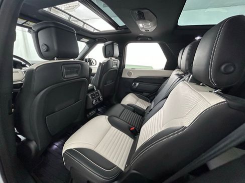 Used 2023 Land Rover Discovery HSE R-Dynamic AWD/4WD image 34