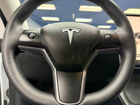 Used 2023 Tesla Model Y Long Range AWD/4WD image 22