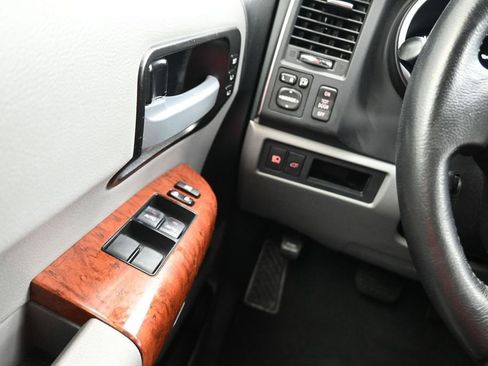 Used 2021 Toyota Sequoia Platinum RWD image 10