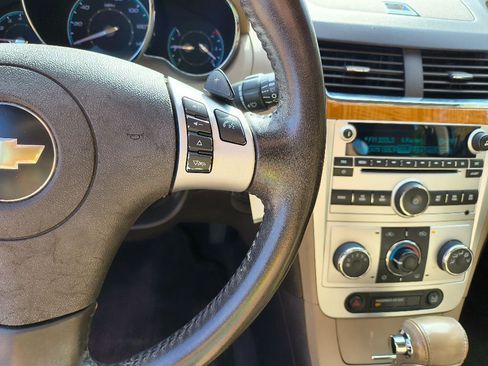 Used 2010 Chevrolet Malibu LT image 17