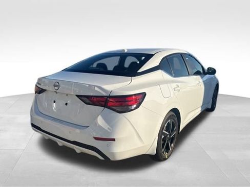 Used 2025 Nissan Sentra SV image 6