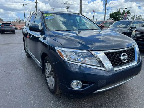 Used 2015 Nissan Pathfinder Platinum w/ Cargo Package FWD image 4