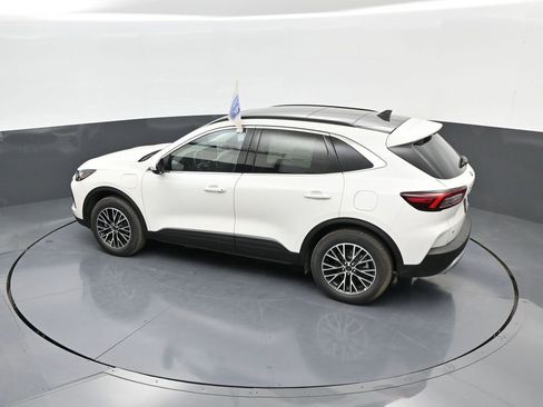 New 2025 Ford Escape SE FWD image 31