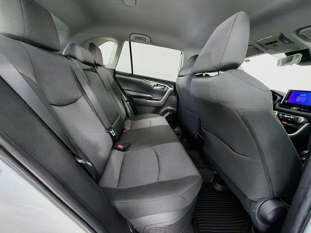 Used 2024 Toyota RAV4 XLE AWD/4WD image 27