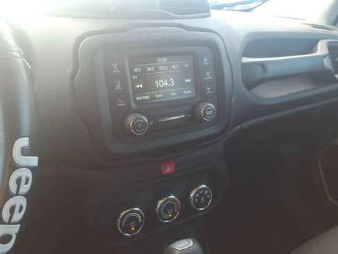 Used 2017 Jeep Renegade Latitude AWD/4WD image 13