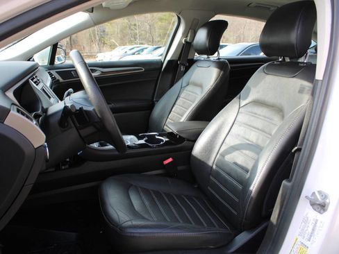 Used 2014 Ford Fusion SE w/ Equipment Group 202A image 23