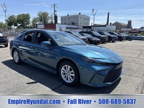 Used 2025 Toyota Camry LE FWD image 2
