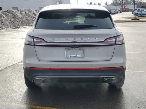 Used 2019 Lincoln Nautilus Select image 6