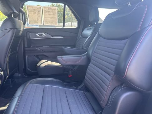 Used 2025 Ford Explorer ST-Line AWD/4WD image 20