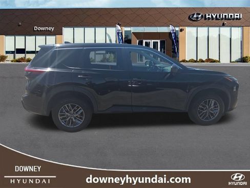 Used 2024 Nissan Rogue S AWD/4WD image 6