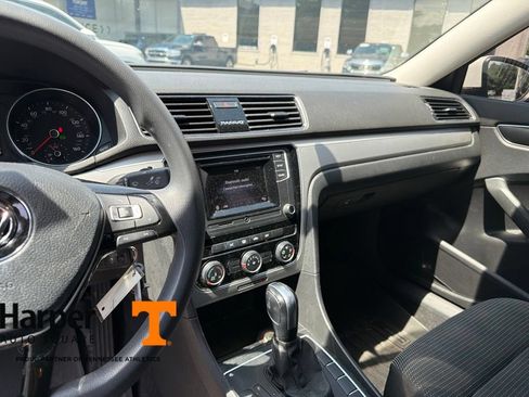 Used 2018 Volkswagen Passat 2.0T S w/ Driver Assistance Package FWD image 14