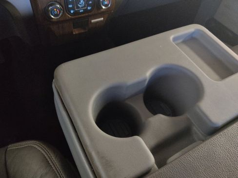 Used 2013 Ford F150 Lariat image 26