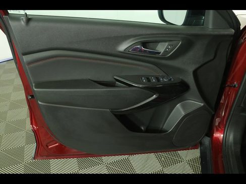 Certified 2024 Chevrolet Trax RS w/ Driver Confidence Package FWD image 21