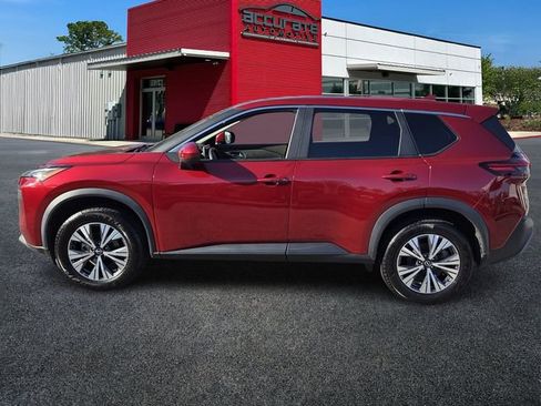 Used 2023 Nissan Rogue SV image 2