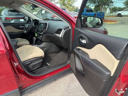 Used 2015 Jeep Cherokee Latitude FWD image 23