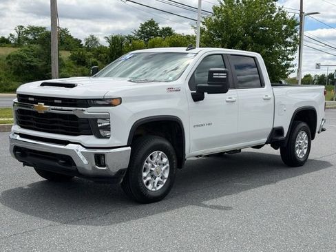 Certified 2024 Chevrolet Silverado 2500 LT AWD/4WD image 9