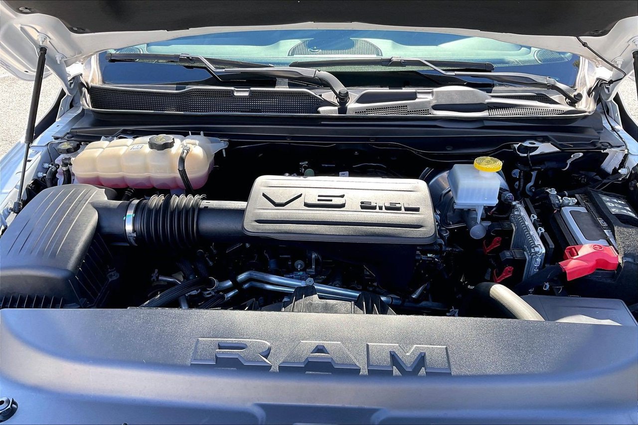 Used 2023 RAM 1500 Big Horn AWD/4WD image 36