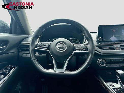 Used 2024 Nissan Altima 2.5 SR FWD image 29