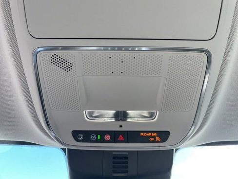 Used 2024 GMC Acadia Denali image 7