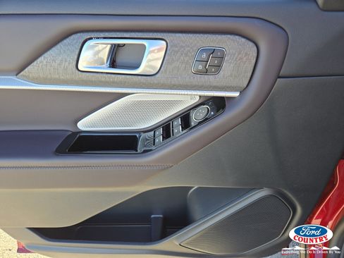 New 2026 Ford Explorer Platinum image 11