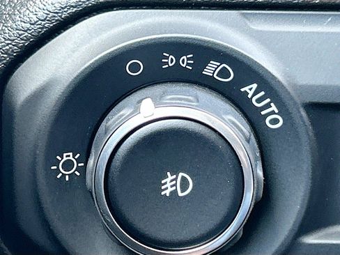 Used 2022 Jeep Wrangler Unlimited Sport AWD/4WD image 32