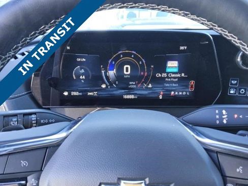 Used 2025 Chevrolet Traverse LT image 8