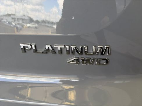Certified 2024 Nissan Pathfinder Platinum AWD/4WD image 18