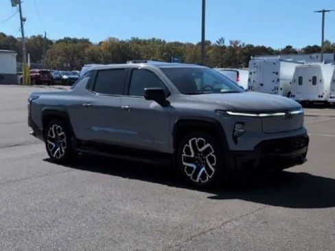 New 2025 Chevrolet Silverado EV RST AWD/4WD image 2