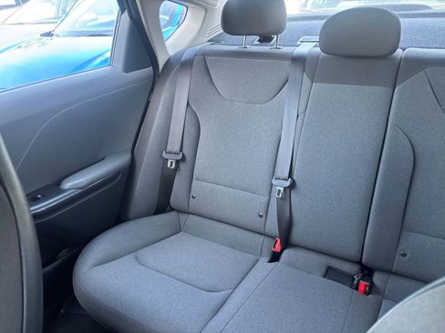 Used 2025 Kia K4 FWD image 38