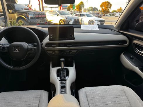 Used 2024 Honda HR-V LX image 19